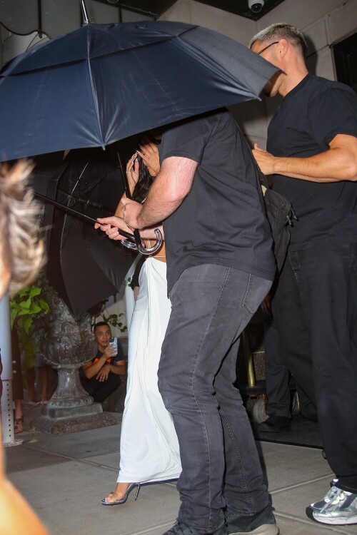 Kim Kardashian departs the Ritz Hotel in New York 08 14 2024 43 223be2616f9a4fd6