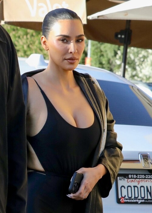 Kim Kardashian out for Dinner at Nobu in Malibu 08132024 1 cb81686449a0bbaa