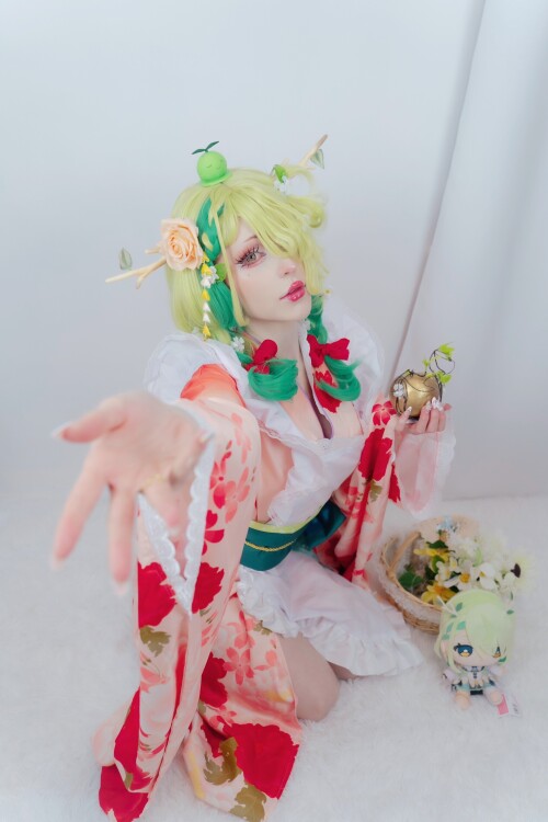 KimonoFauna5174100c606bad6f5