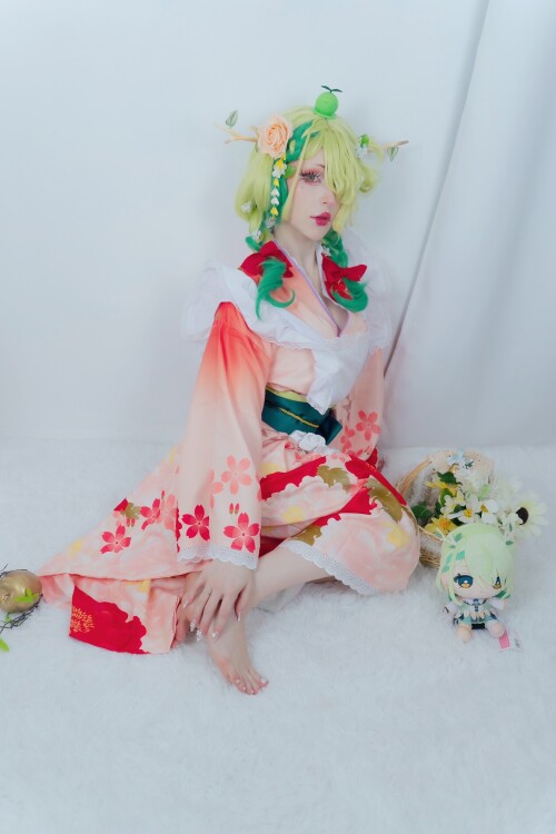 KimonoFauna72a55fe85e4c035fa