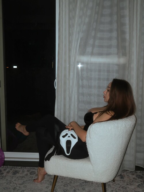 Knock knock4f90f39de25982d87