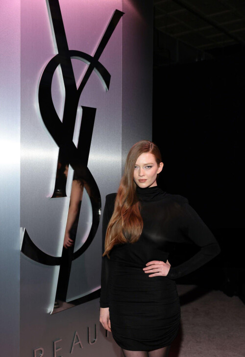 LT 3927f2b8a64af244a