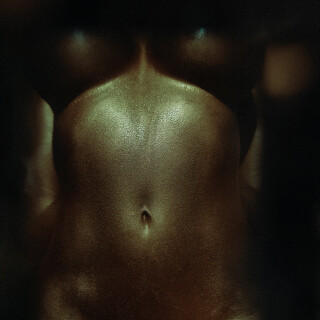 LYNAMADEOFGOLDSET-6fca1d1cc1e244293