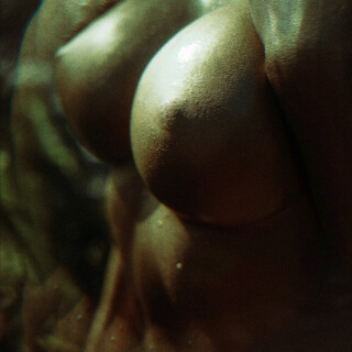 LYNAMADEOFGOLDSET-8c23b5150c827f788