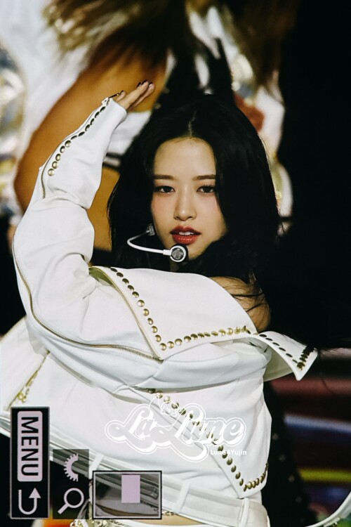 LaLune 1871905462146490399 2e75d535ab0a4a89b