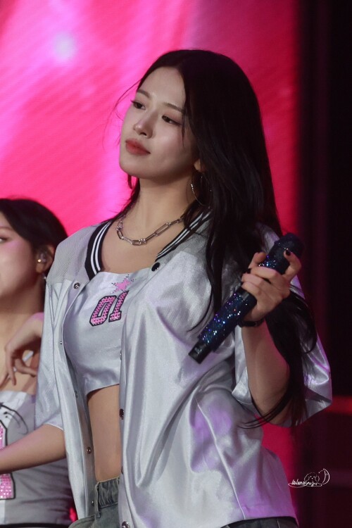 LaLune 1875894369942913167 11365a95e5664b13a