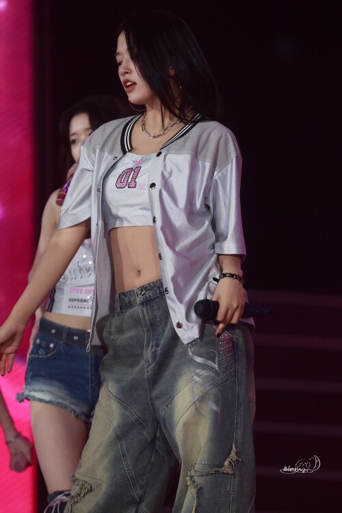 LaLune 1875894369942913167 36beec7063b5c1fa9