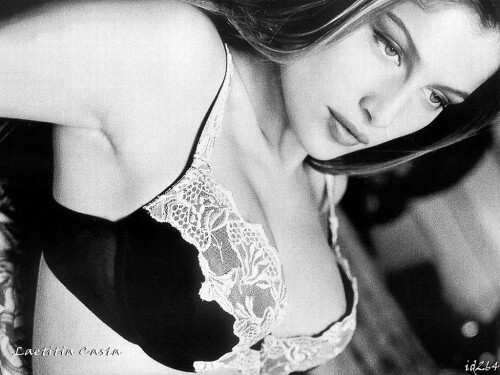 Laetitia-Casta-225b795c6b2ca55644