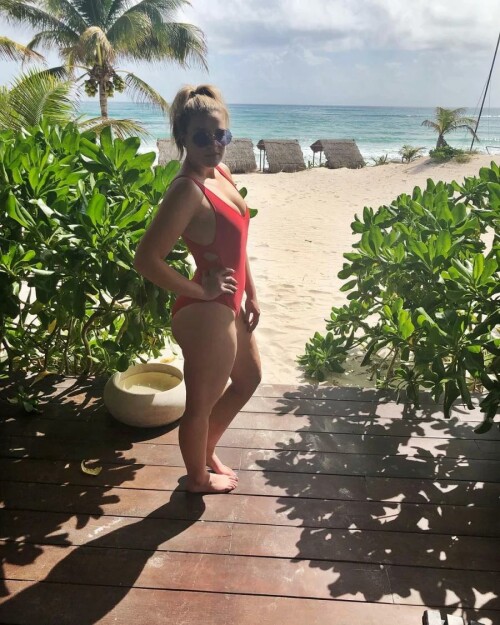 Lauren Alaina bikinis03