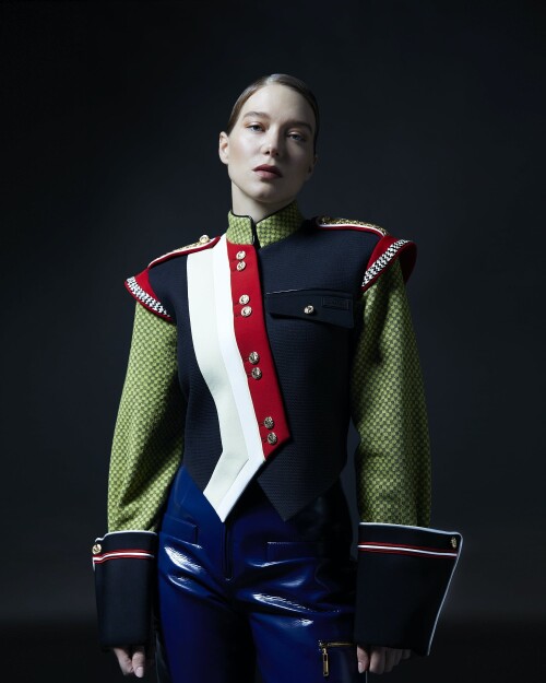 Lea Seydoux L OFFICIEL Art USA Winter 2021 7 