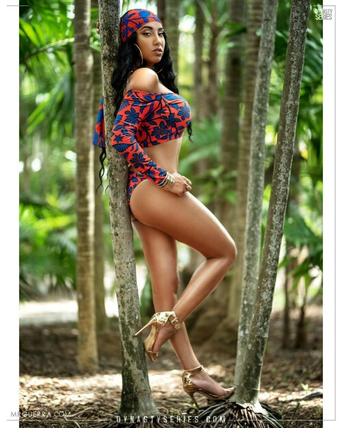 Leila Grey miss leilagrey Amazon Girl Jose Guerra 005900f109a5c139ecfd8