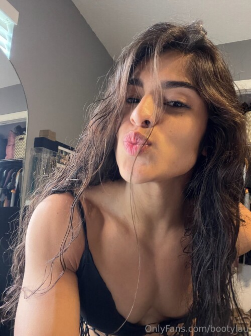 Let-me-give-u-a-little-kiss2e6d2114d0e6c6b5.jpeg