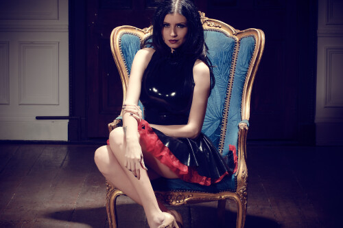 Lilly FrillyBlackDress 001