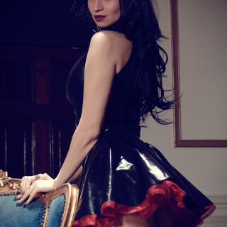 Lilly_FrillyBlackDress_02174b5b900bc1e7fd7