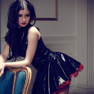 Lilly_FrillyBlackDress_03188060d3cf67e213d