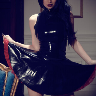 Lilly_FrillyBlackDress_037