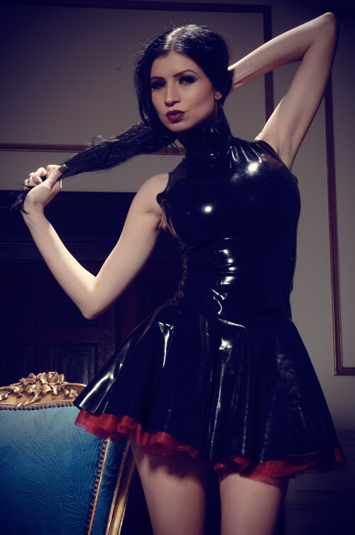 Lilly FrillyBlackDress 043