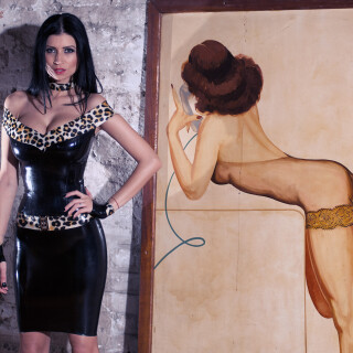 Lilly_LatexPencilSkirt_01988f14886617a7a98