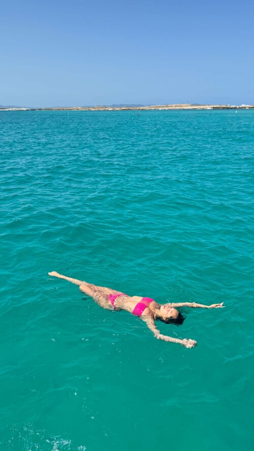 Lily Chee SC 4a820b7fc49f97227