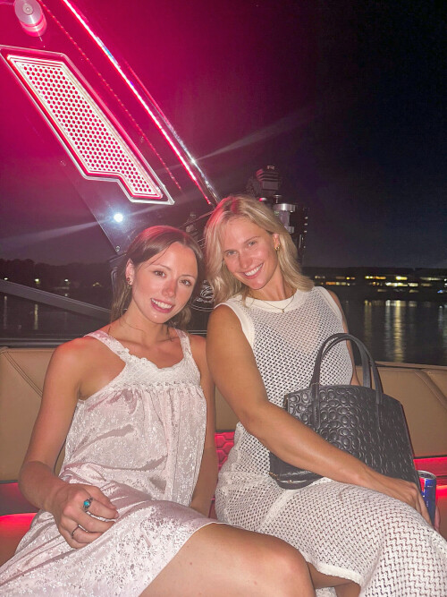 Lily Mo sheen 24f81f91b79ae42eb