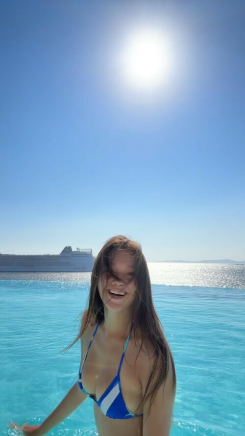 LilyBikiniWOW.mp4 snapshot 00.09 2023.08.16 10.47.23 acad8d8bb54b0e63