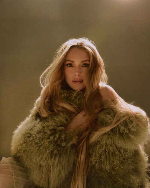 Lindsay Lohan 5f0b9a3e56499a7e7