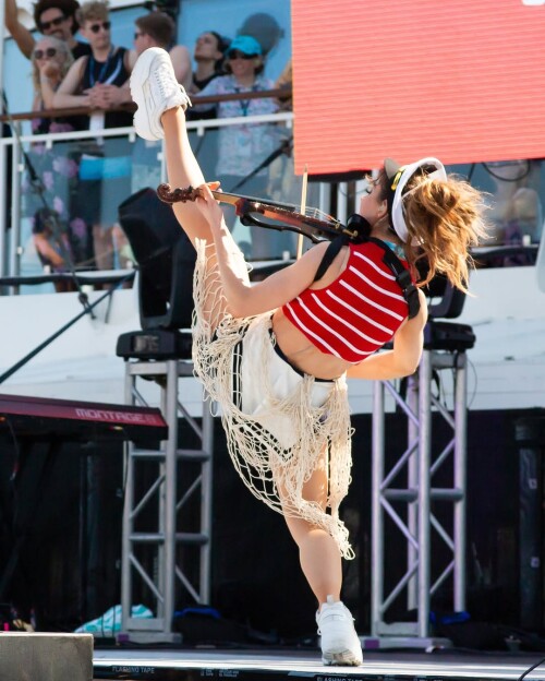 Lindsey Stirling Cruise 37b451d51fd148ff9