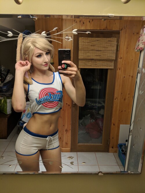 Lola Bunny Selfies 2