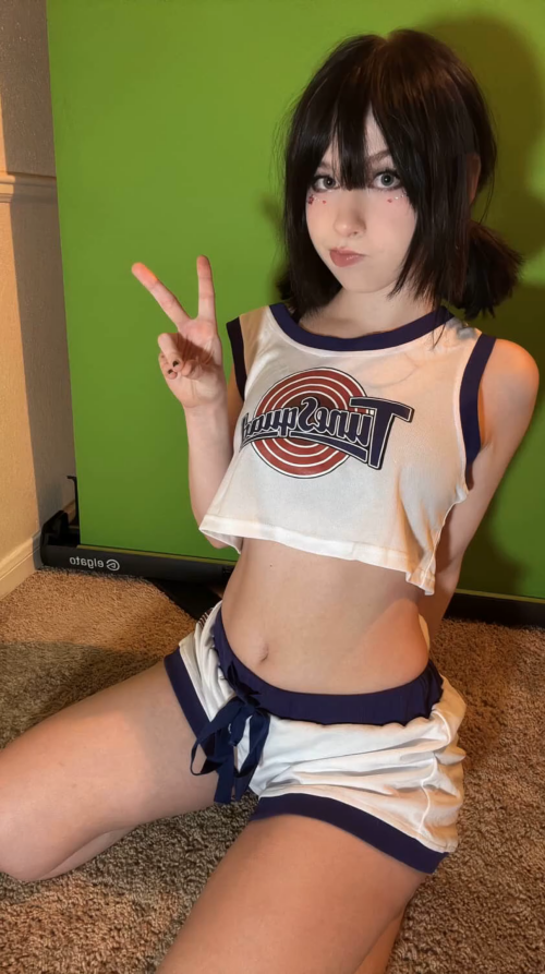 Lola2427a5d8a18b895da