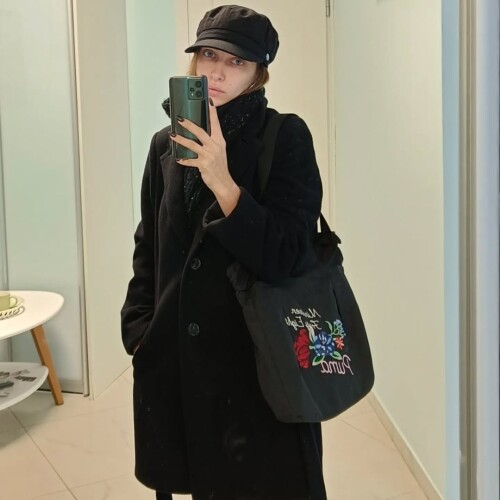 LookinEyesDestroyandFillmyHoles6c47e515b6ca02cb