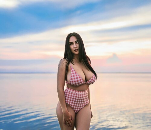 Louisa Khovanski 1111ad454cfca331d3f5