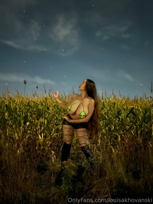 Louisa Khovanski 2228cf7f13a89931e48