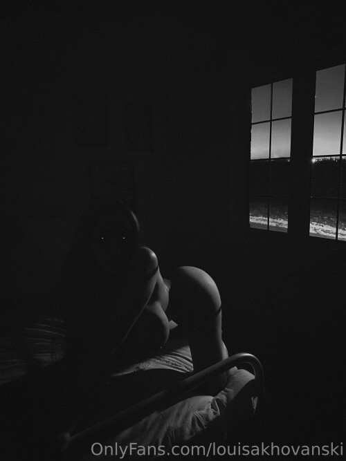 Louisa Khovanski 462ec4de7fd48abcd02