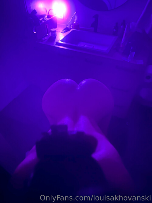 Louisa Khovanski 734acc1951445910154