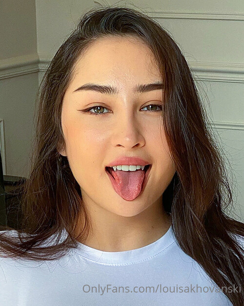 Louisa Khovanski 811d90b6ecca91d489e