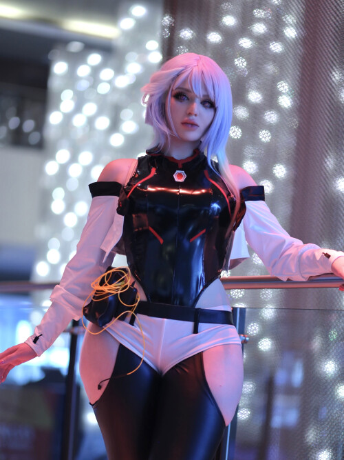 Lucy 22b2303c24f1e37f3b