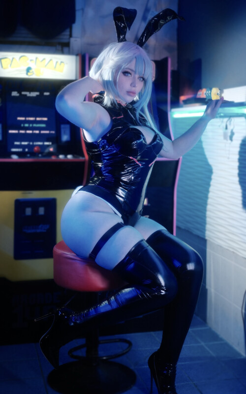 Lucy 3ec3bcf8eab342872