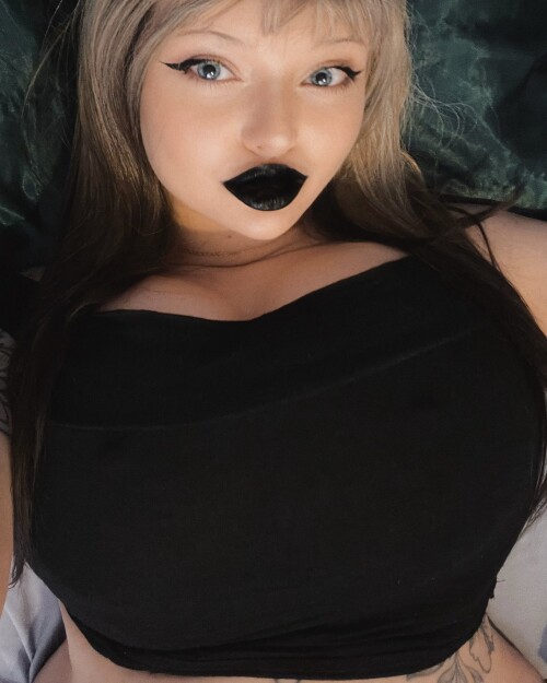LydiaFawn 1840429528021115263 015db56f7aa166120a