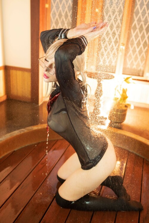 MARCH 98 of 100 WC1roeSi