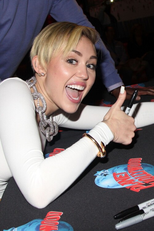 MCNET00440b73e8da298df8d1