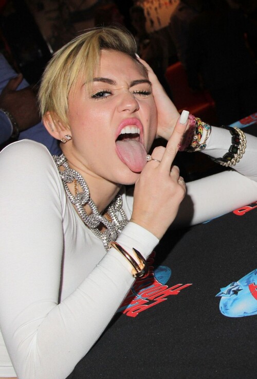 MCNET00580229e6a900075c98