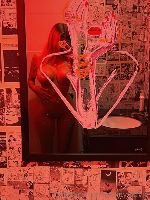 MD red bathroom 082efb1e6c77570f64