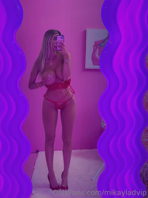 MD red lingerie selfie 03f64808c6252e6648