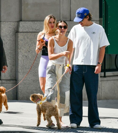 MEME7RK o2a75c911c7f04463