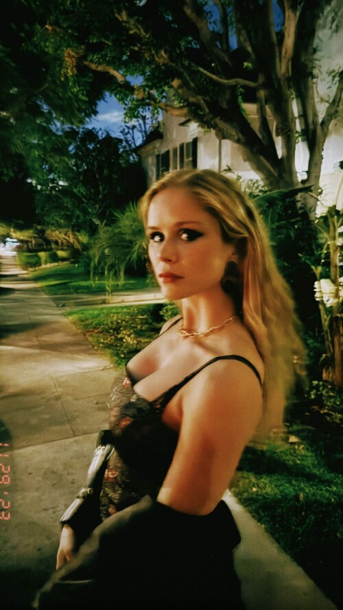 MEQKD4Y oc6184f68d03e01ba