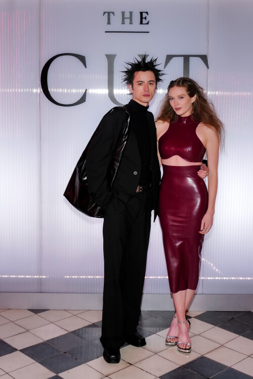 MEZHVAX o5462b69724db7f81