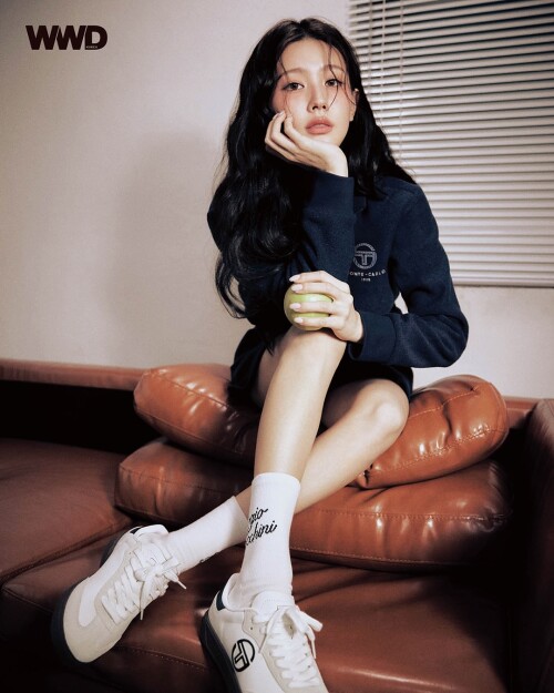 MIYEON for WWD Korea November 2025 Issue documents 6c520df68694a474a