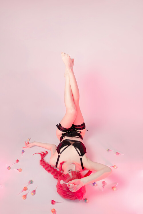 Makima 16329779553534055f