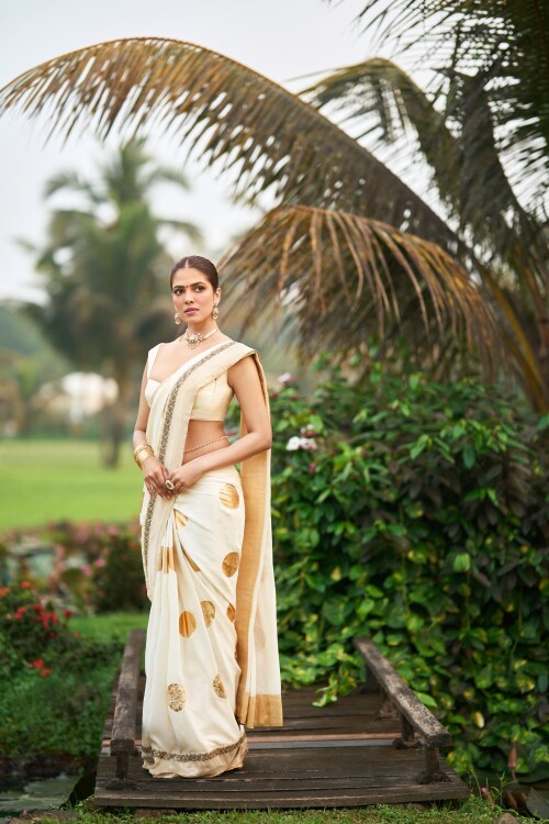 Malavika05f46aa92af6e883b0