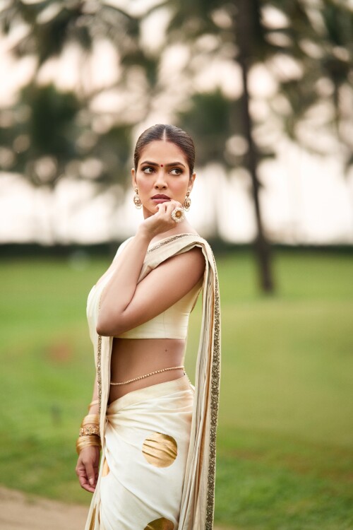 Malavika076c90ee2a43e7cd32